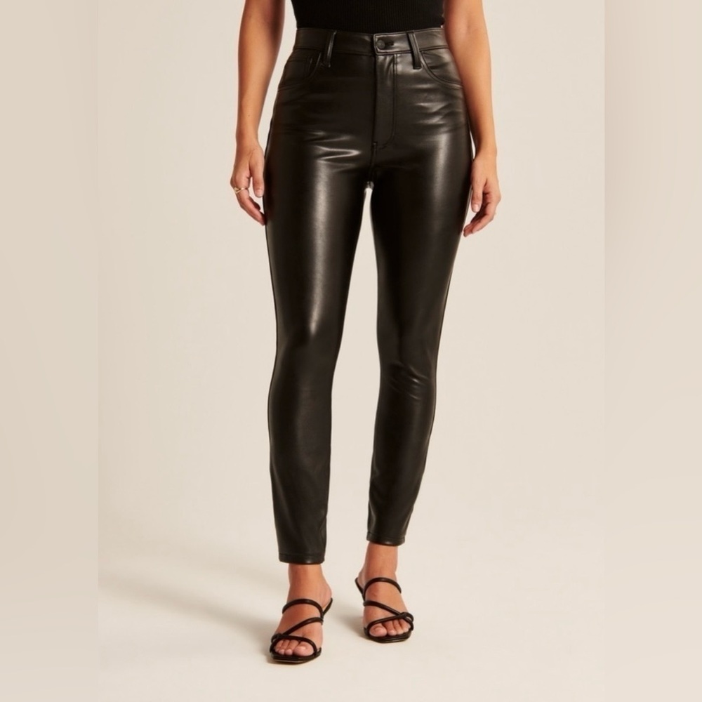 Abercrombie & Fitch Curve Love Vegan Leather Skinny Pant